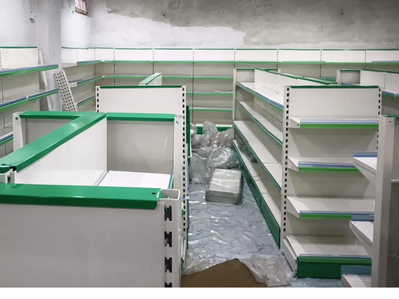 832908732_center display Racks gujarat.webp